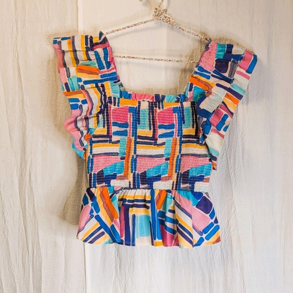Entro Size Small Abstract Print Blouse Chic Ruffle Sleeves Flattering